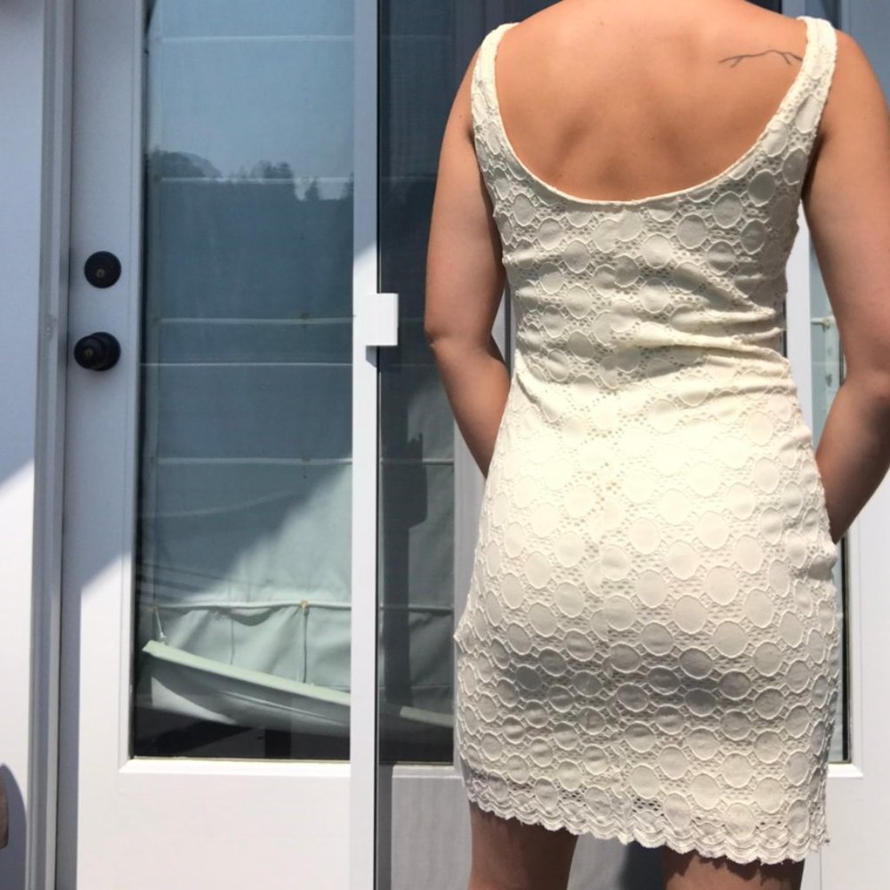 Offwhite Tea Party BodyCon - Picture 3 of 4